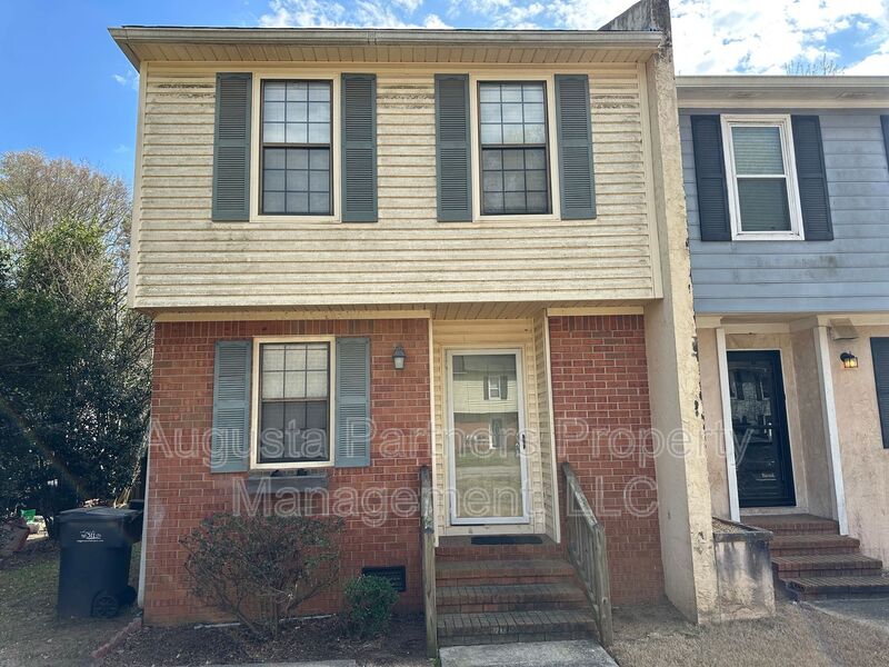 Augusta House: 2448 Riverlook Drive