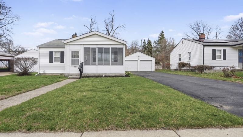 Ypsilanti House: 1065 East Cross St.