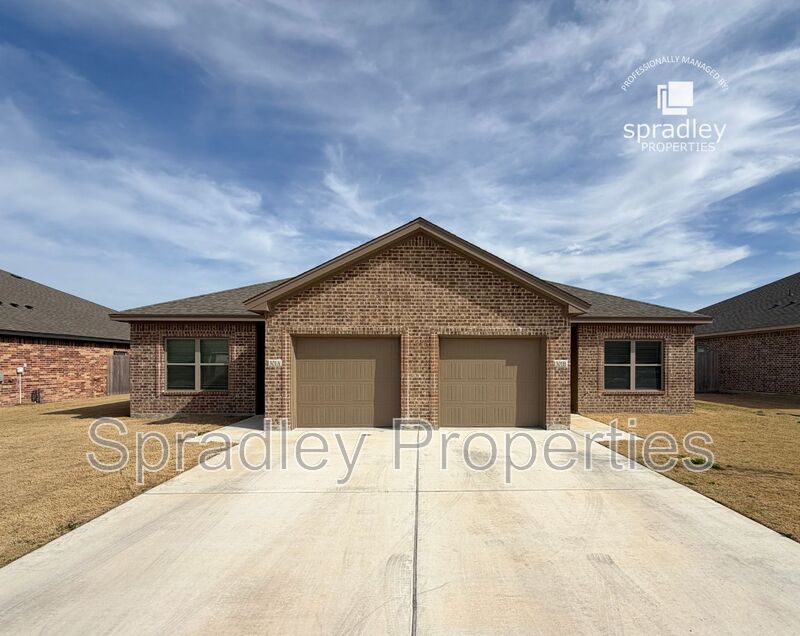 Troy Townhome: 301A Juniper Dr