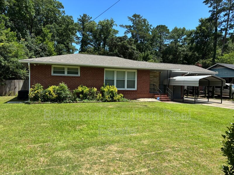 Columbus House: 2502 Japonica Drive