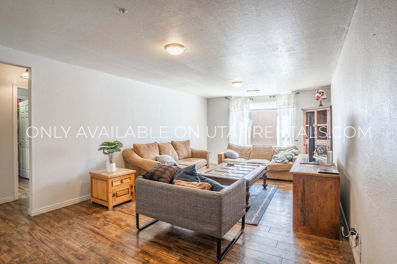 Provo House: 850 N University Ave