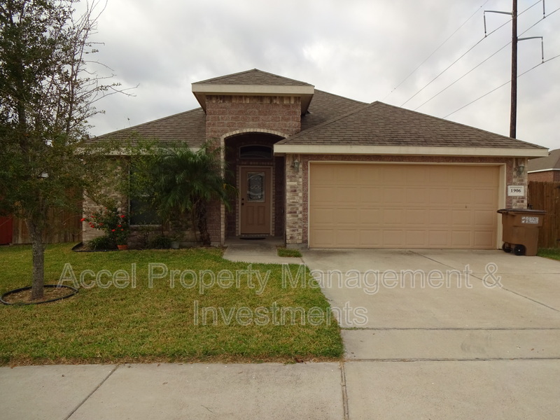 Edinburg House: 1906 Butkus Drive
