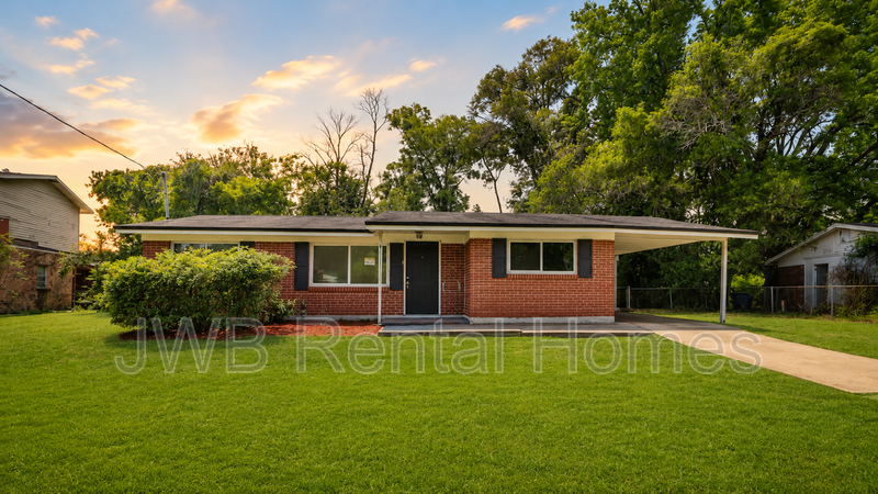 Jacksonville House: 2312 Palmdale St