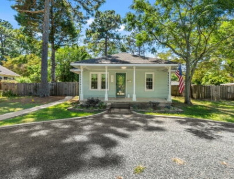 Southern Pines House: 280 East Ohio Avenue
