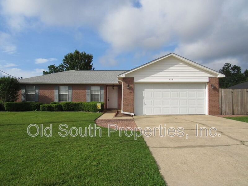 Pensacola House: 133 Windward Court