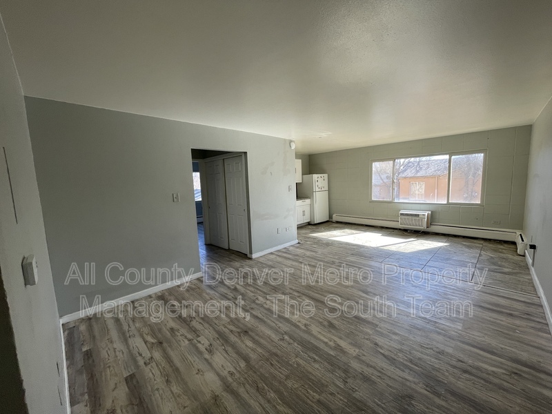 Aurora Condo: 1590 Clinton St