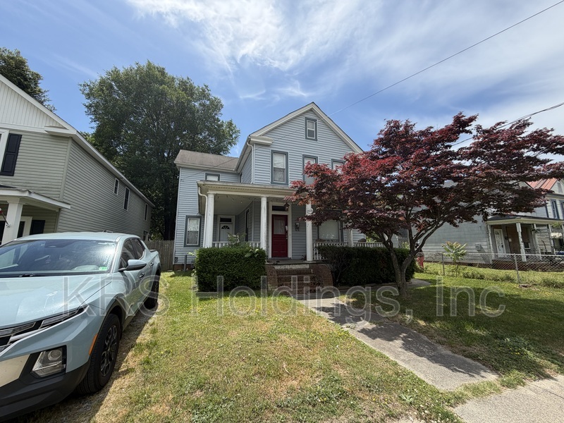 Chesapeake House: 1110 Park Ave 23324