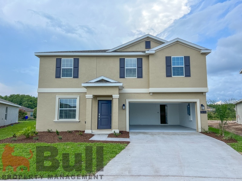 St Cloud House: 5030 Four Strand Ct
