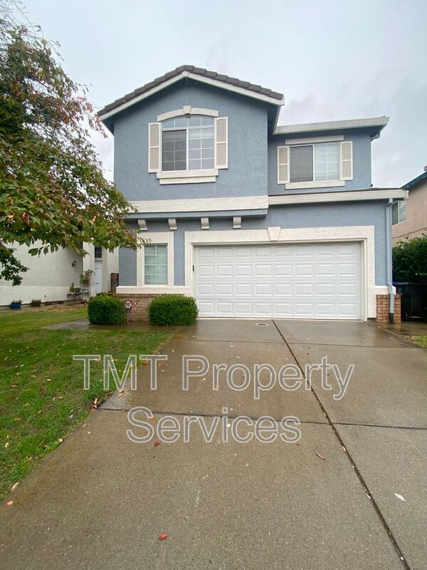 Elk Grove House: 8966 Forked Creek Way