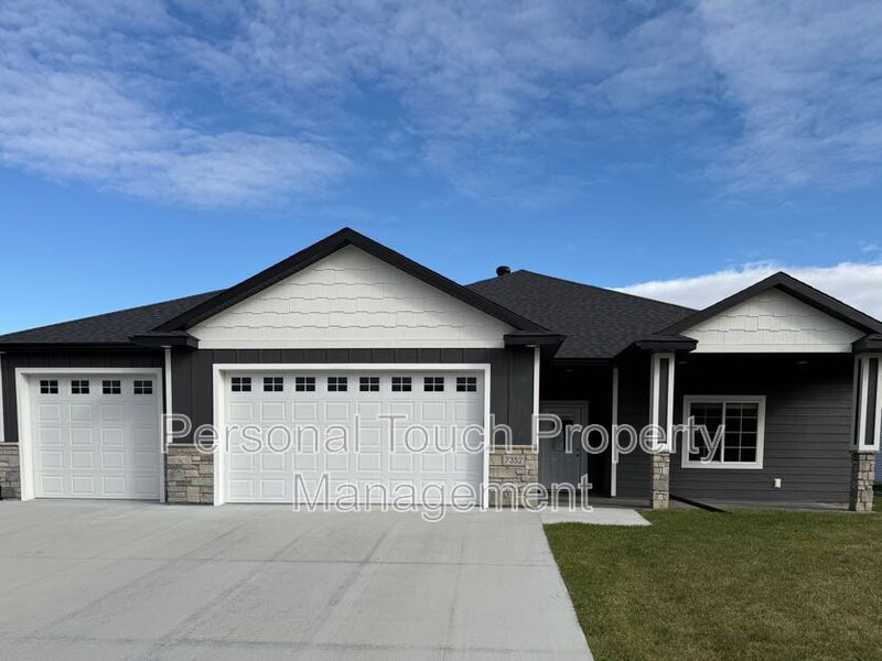 Fargo House: 7352 Eagle Point Dr S