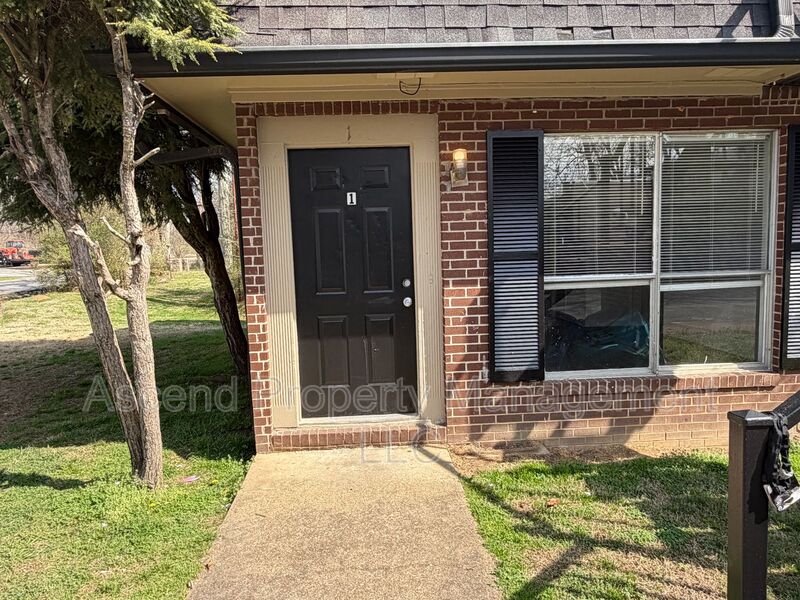 Red Bank House: 2410 Lyndon Ave - 1