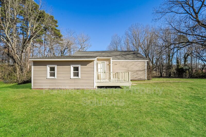 Winston-Salem House: 3909 Burtis Street