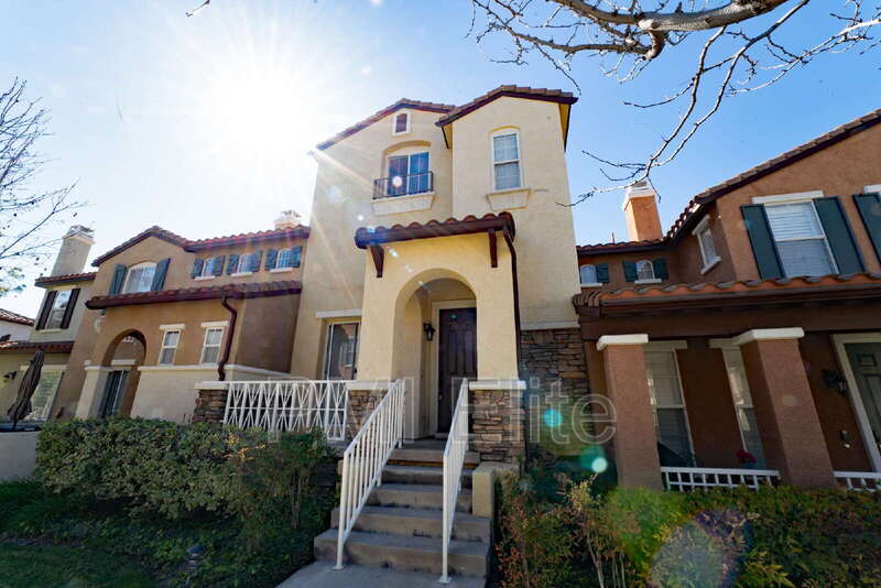 Valencia Townhome: 28254 Canterbury Court