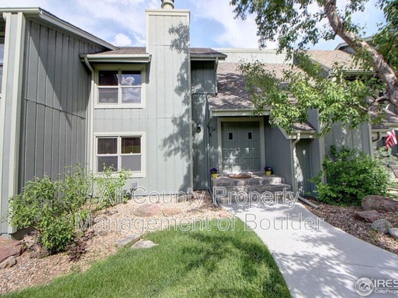Boulder House: 14 Benthaven Place