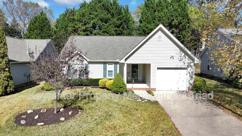 Greensboro House: 5420 Whitley Way