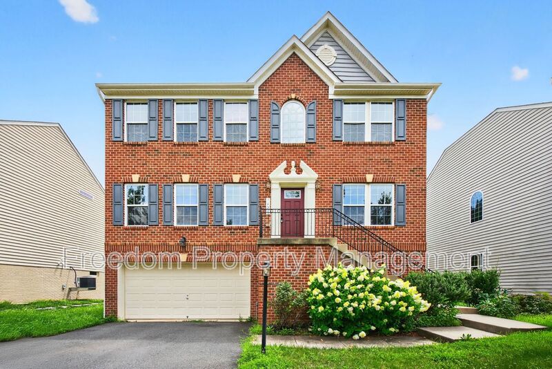 Gainesville House: 7629 Hamelin Ln