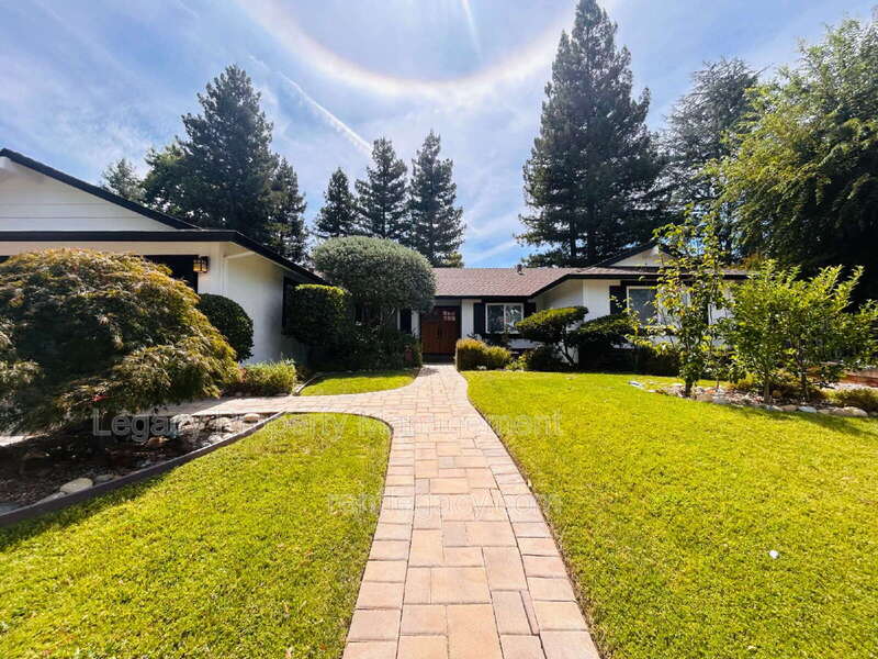 Clayton House: 1163 Gamay Dr
