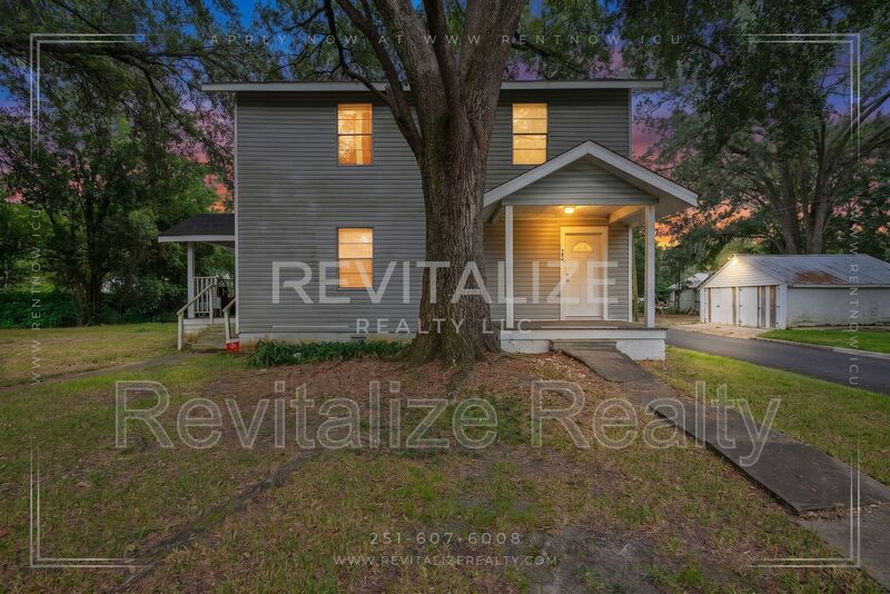 Chickasaw House: 202 1st St