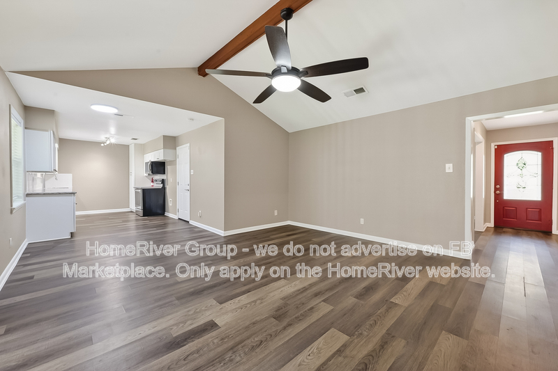 Houston House: 12002 Hillcroft Ave