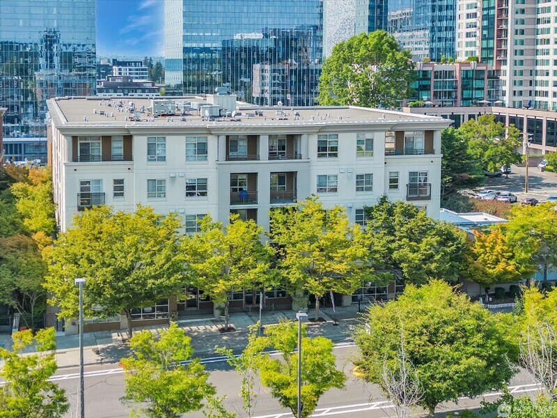 Bellevue Condo: 111 108th Ave NE