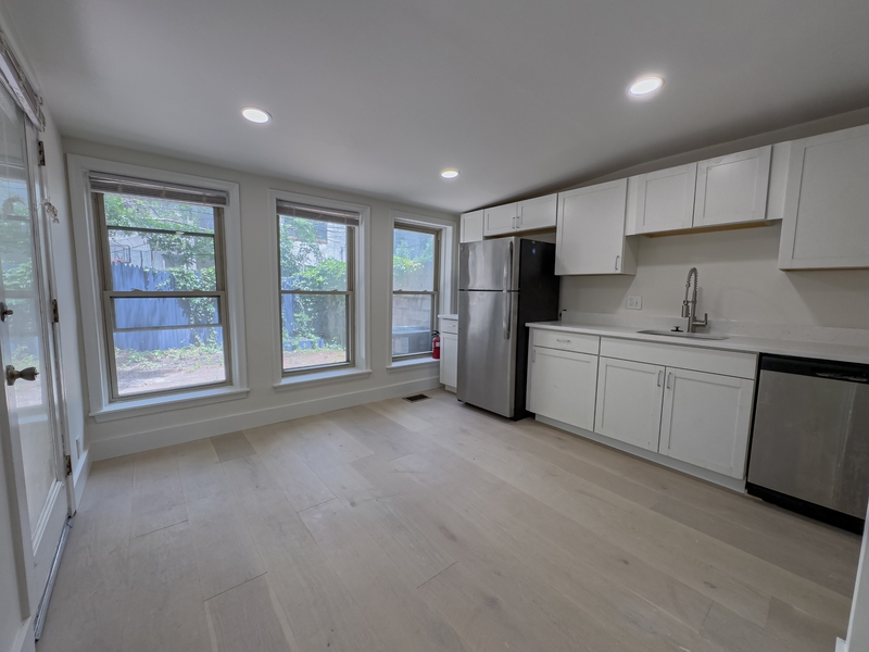 Philadelphia Condo: 1919 Mt. Vernon St - 1R