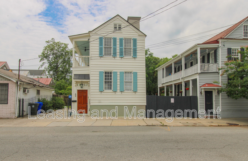 Charleston House: 49 America Street