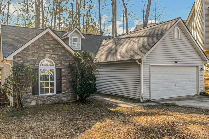 Fairburn House: 129 Meadows Court