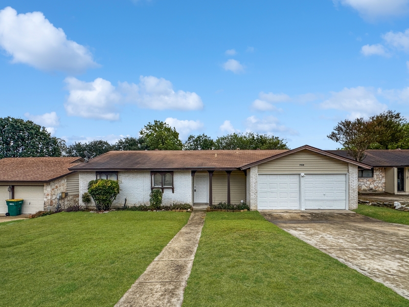 Live Oak House: 7510 Old Spanish Trail
