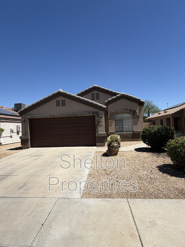 El Mirage House: 12725 W Hearn Rd