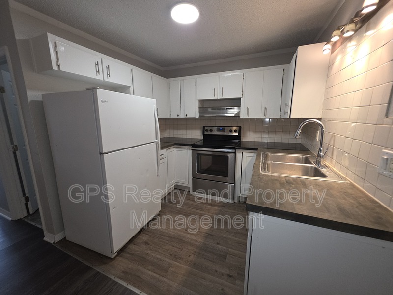 Holly Hill Condo: 843 Grove Ave