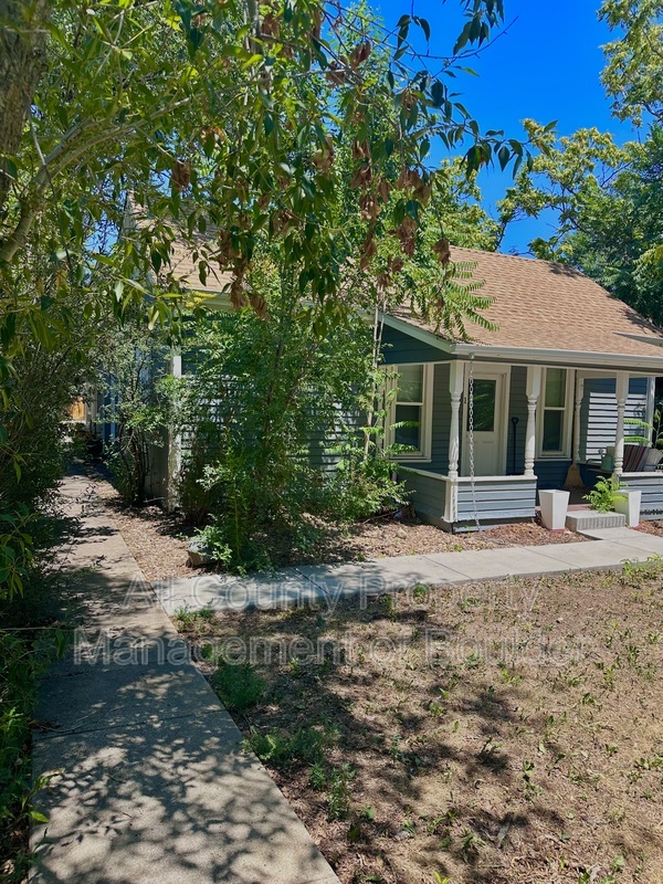Boulder Condo: 2211 Spruce St