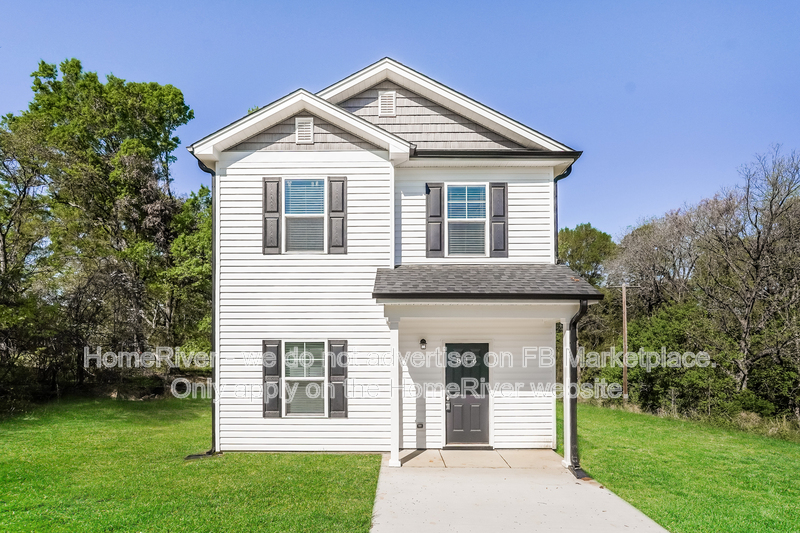 Burlington House: 816 Richmond Ave