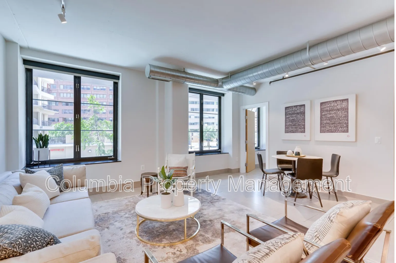 Washington Condo: 1133 14th St NW