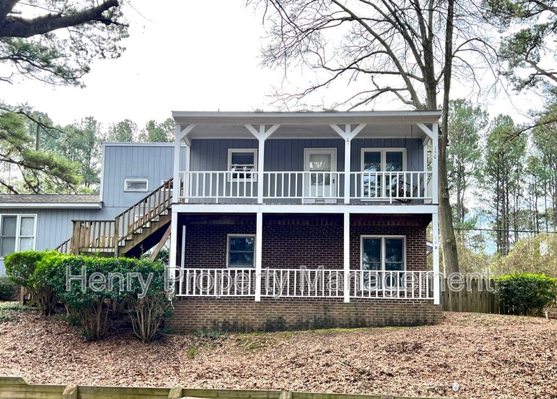 Cary House: 150 Carmichael Court