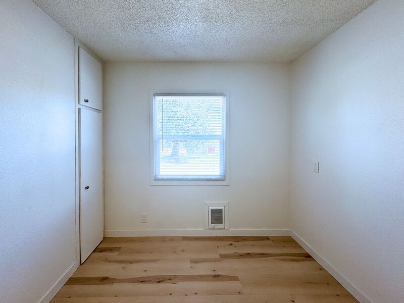 Photo 12 of rental home at 2210 West 19th Avenue