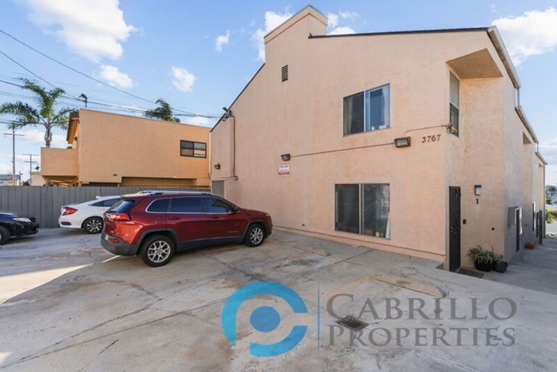 San Diego Townhome: 3767 Villa Terrace