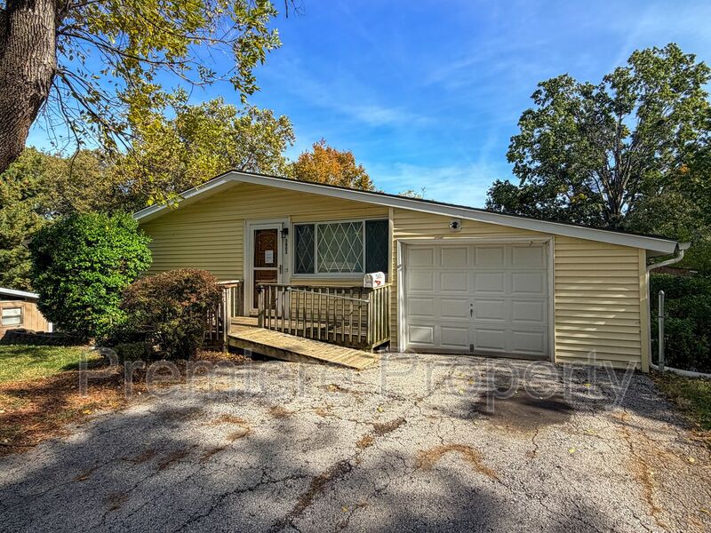 Kansas City House: 5803 N Highland Ave