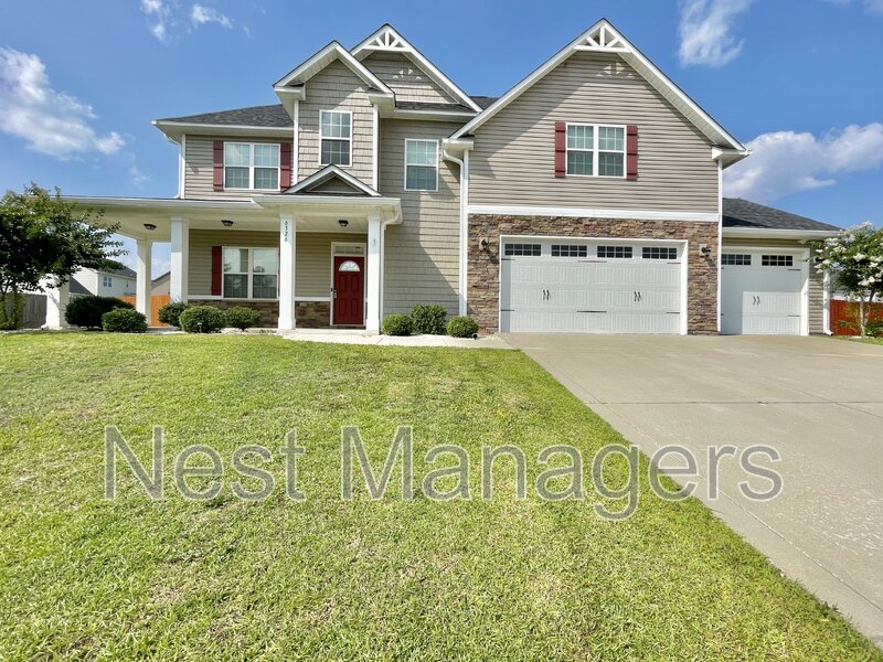 Fayetteville House: 6326 Jacobs Creek Circle