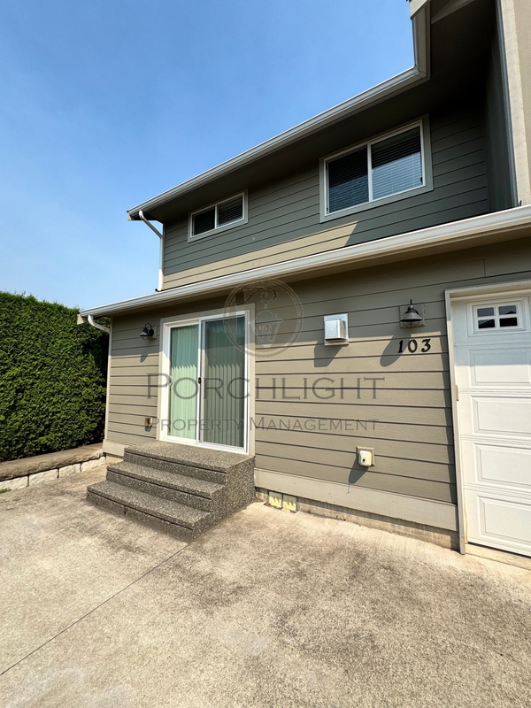 Lynden Condo: 8841 Line Road-Unit 3
