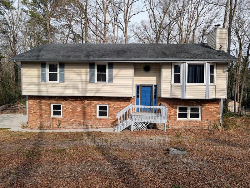 Lawrenceville House: 1200 Creekwood Cove