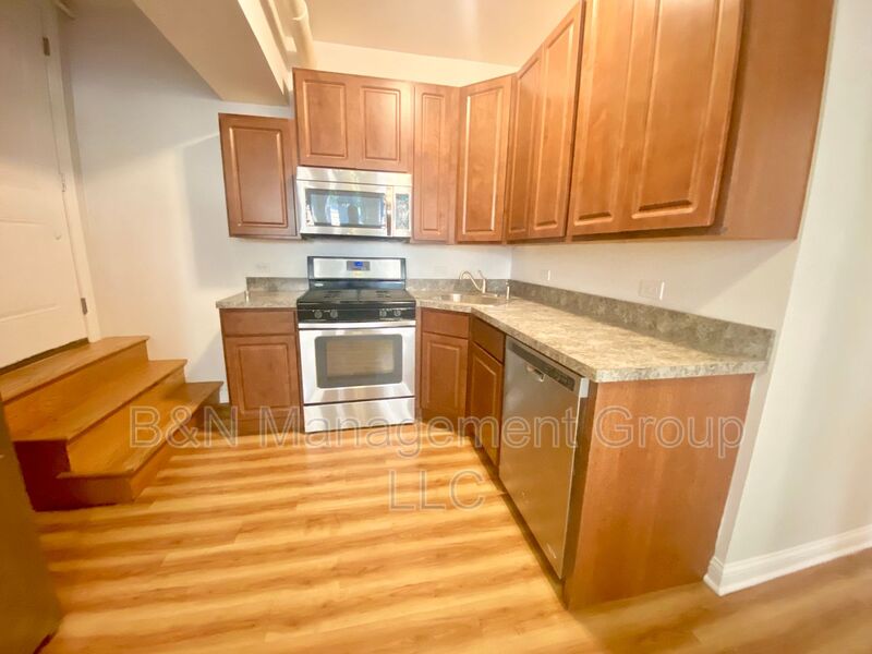 Chicago Condo: 4899 N. Hermitage