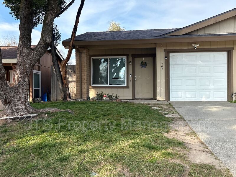 Citrus Heights Condo: 7441 Willowcreek Dr