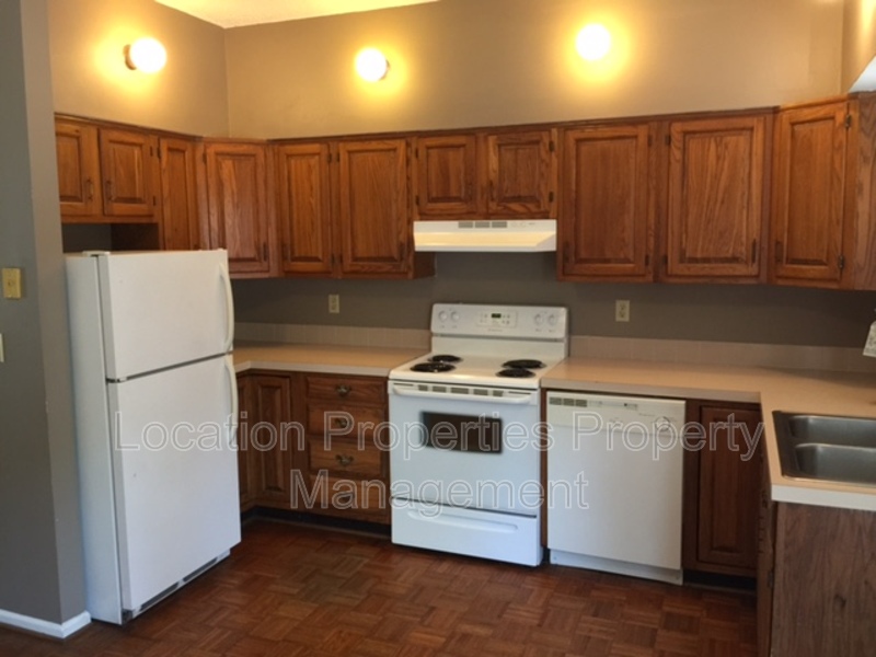 828 Maine Street, Lawrence, Kansas rental photo 11 of 13