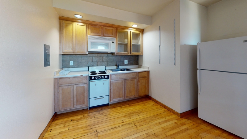 Madison Condo: 10 Langdon St - H