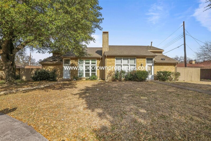 Plano Condo: 1806 Bristol Cv