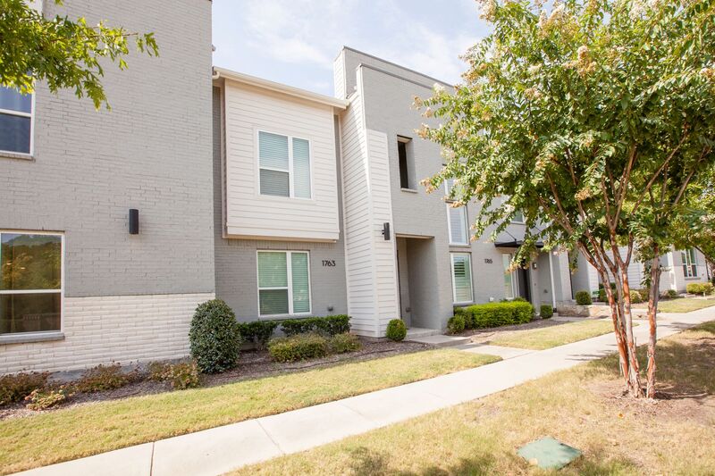 Plano House: 1763 Montgomery Dr