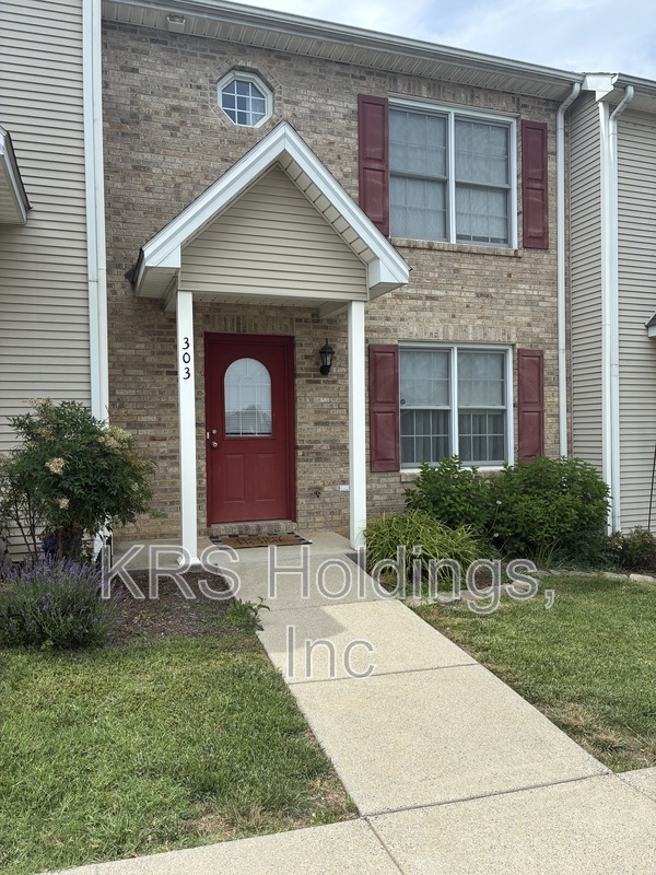 BRIDGEWATER Townhome: 303 Joyce Dr