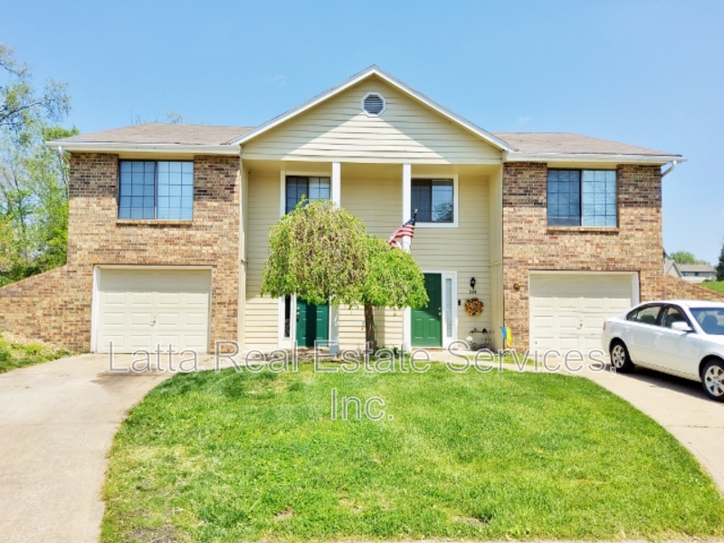 Lee's Summit Condo: 308 NW Gibson Rd