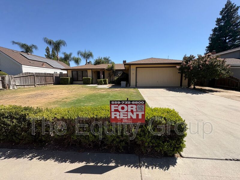 Visalia House: 2943 West Ashland Street