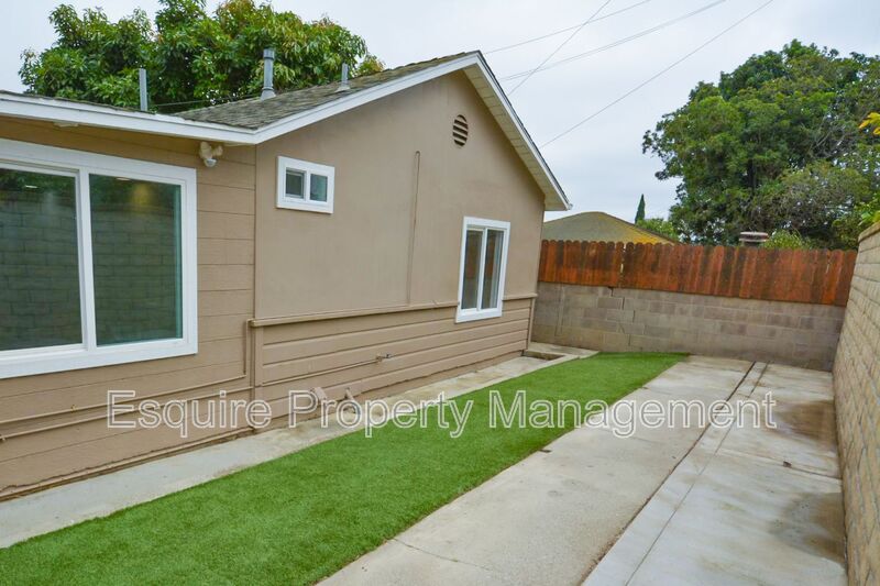 VENTURA House: 2177 JAMES AVE